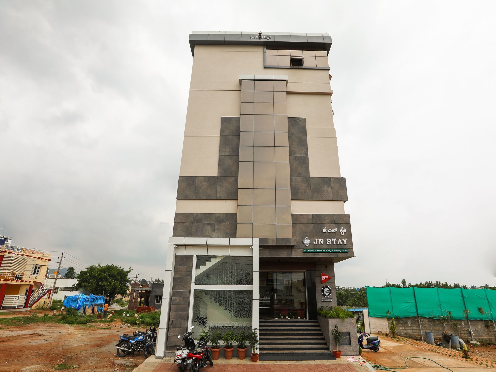 Oyo 15220 Jn Stay Mysore Exterior foto